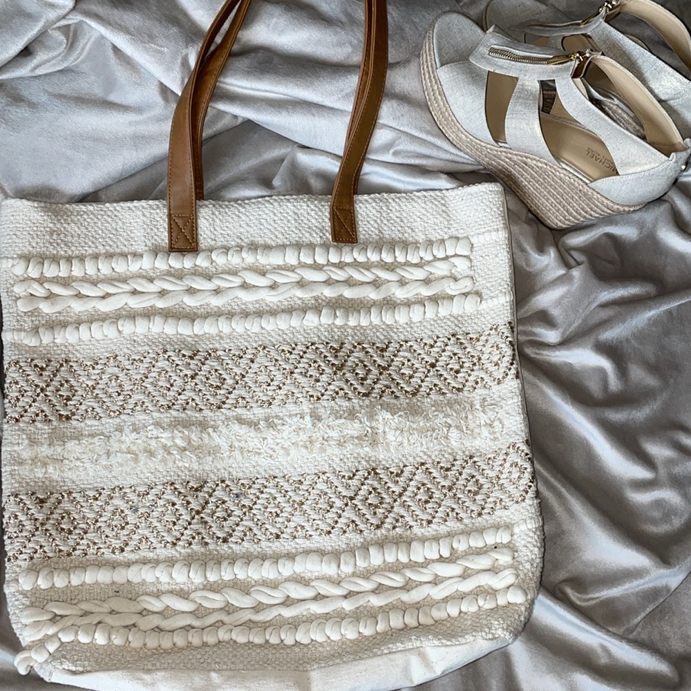 SONOMA WOVEN GOLD METALLIC TOTE WITH FAUX LEATHER HANDLES - Picture 2 of 11